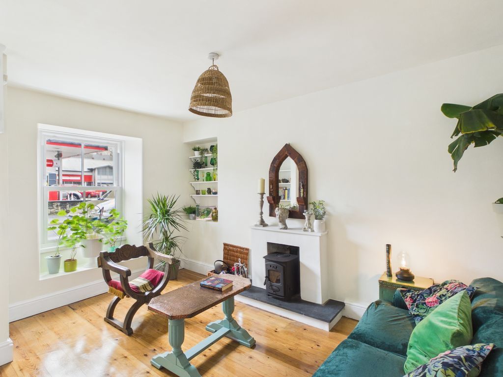 Property photo 2 of 10 Lounge