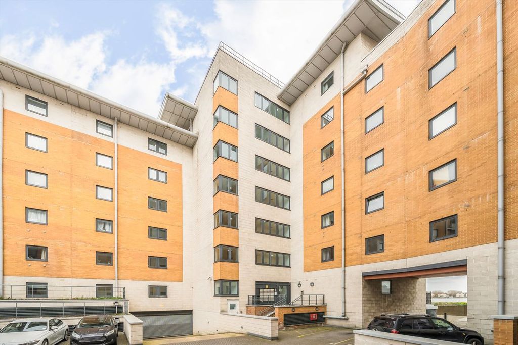 Property photo 1 of 4