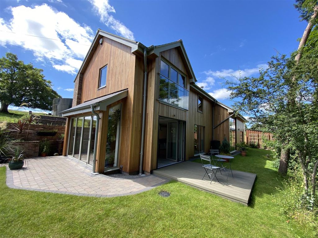 Property photo 1 of 21