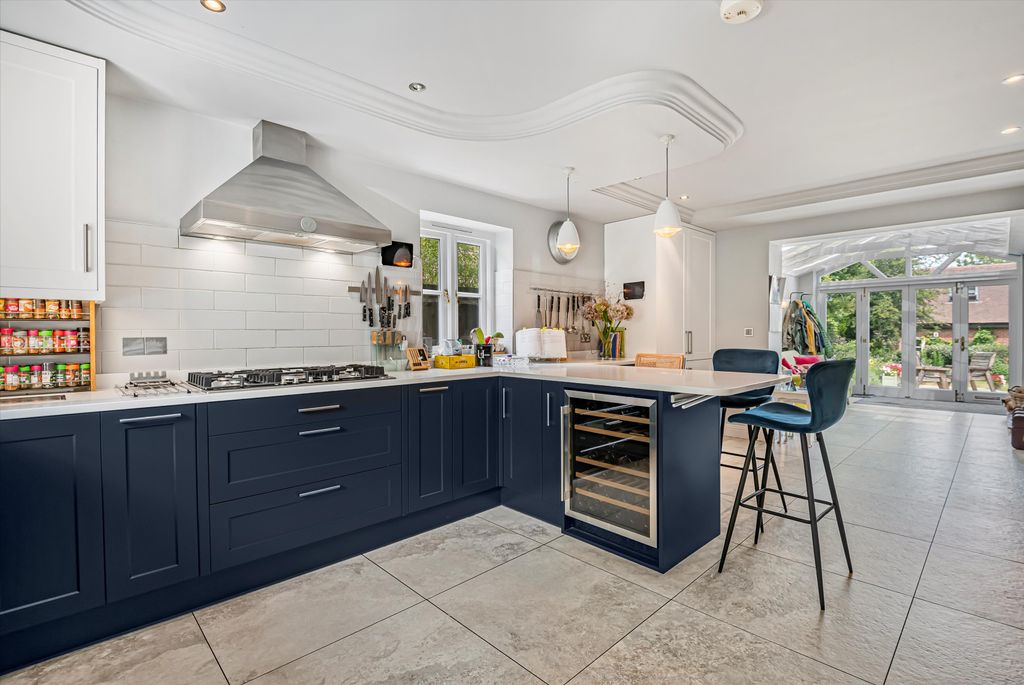 Property photo 2 of 32 Image