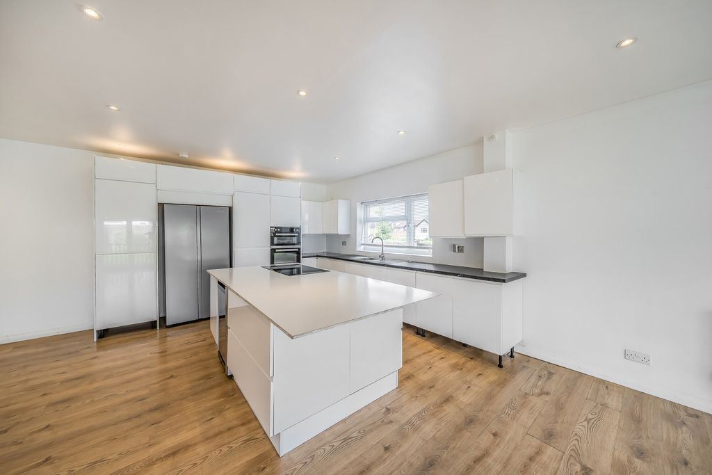 Property photo 3 of 23 1364760-8-68E4De0...