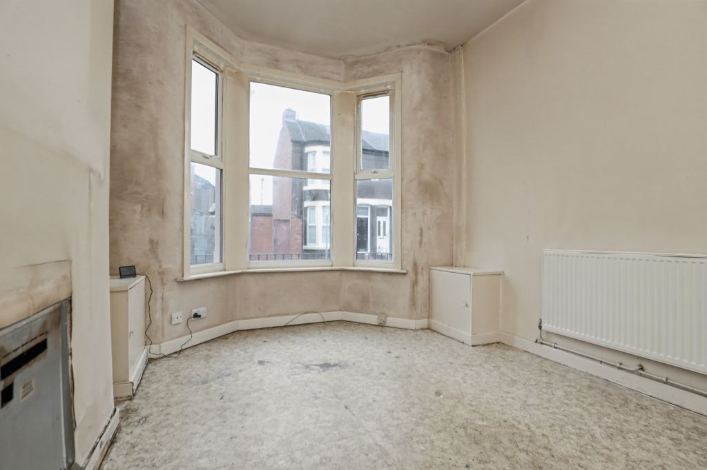 Property photo 3 of 13 2 Newman Street, Liverpool L4 1Rj