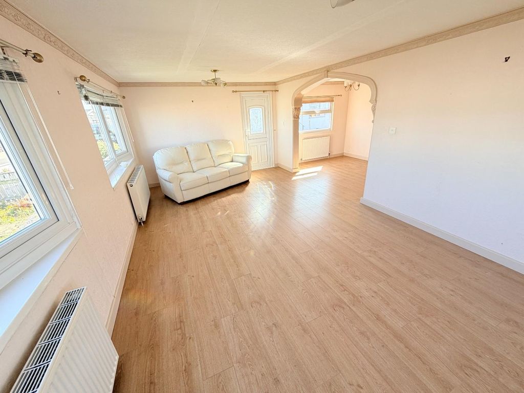 Property photo 2 of 18 Lounge Area