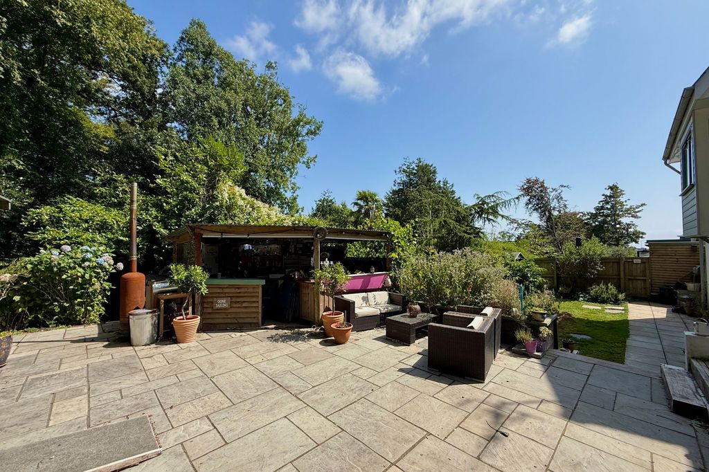 Property photo 2 of 31