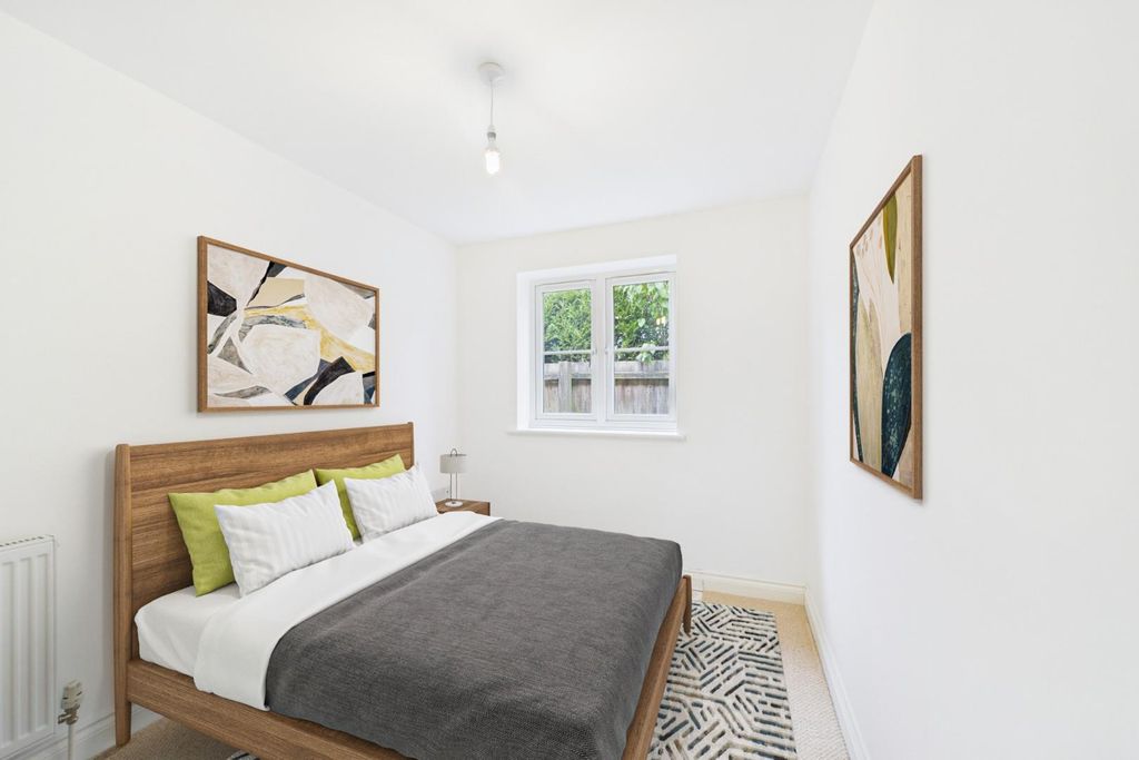 Property photo 3 of 22 Cam01659G0-Pr0610-Still016_Alt.Jpg