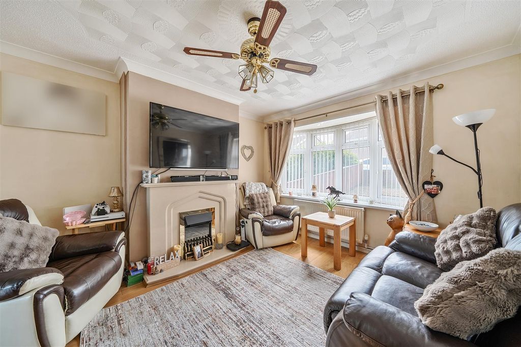 Property photo 3 of 23