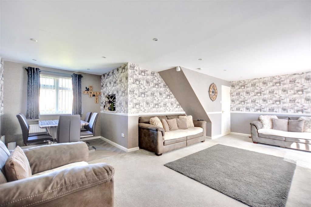 Property photo 3 of 36 Lounge Diner_5.Jpeg