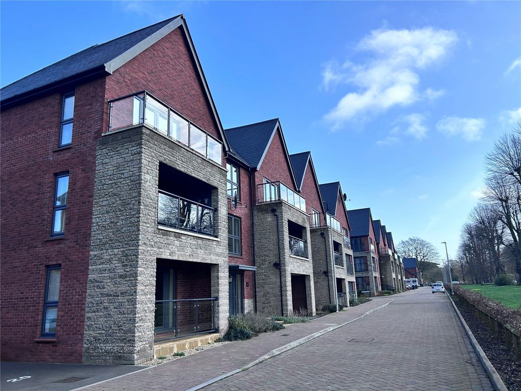 Property photo 1 of 12 Picture No. 01