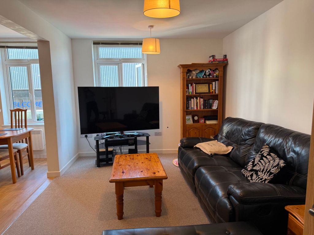 2 bed flat to rentFlat, Eign Street, Hereford HR4 photo 5