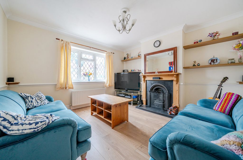 Property photo 2 of 19 1331001-5-6888A3A...