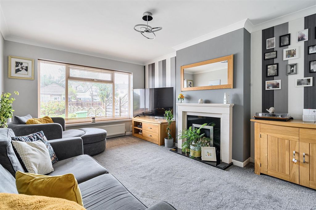 Property photo 2 of 18 1372443-9-6916Fdae8c280.Jpg