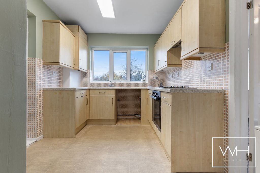 Property photo 3 of 20 72 Ingleborough Drive, Sprotbrough 03_297