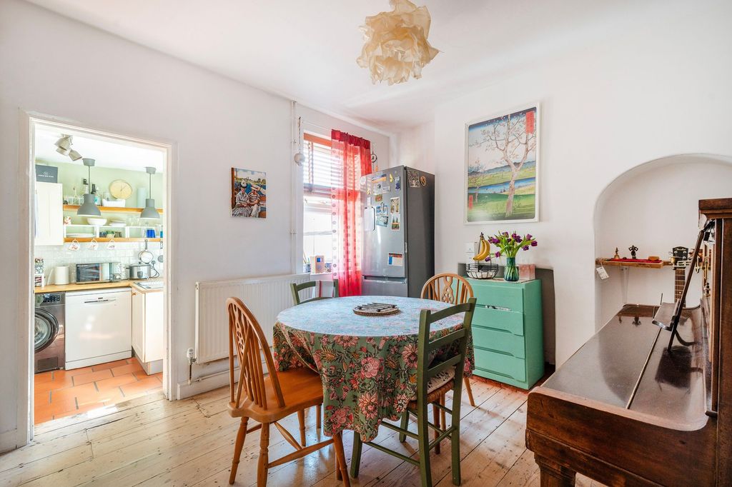 Property photo 3 of 15