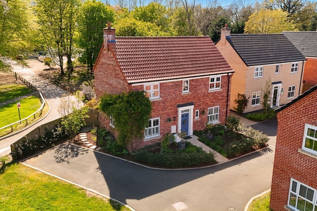 Property photo 1 of 28