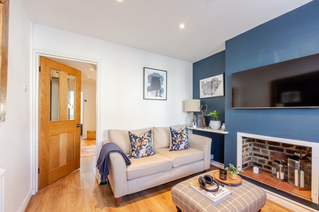 Property photo 3 of 12