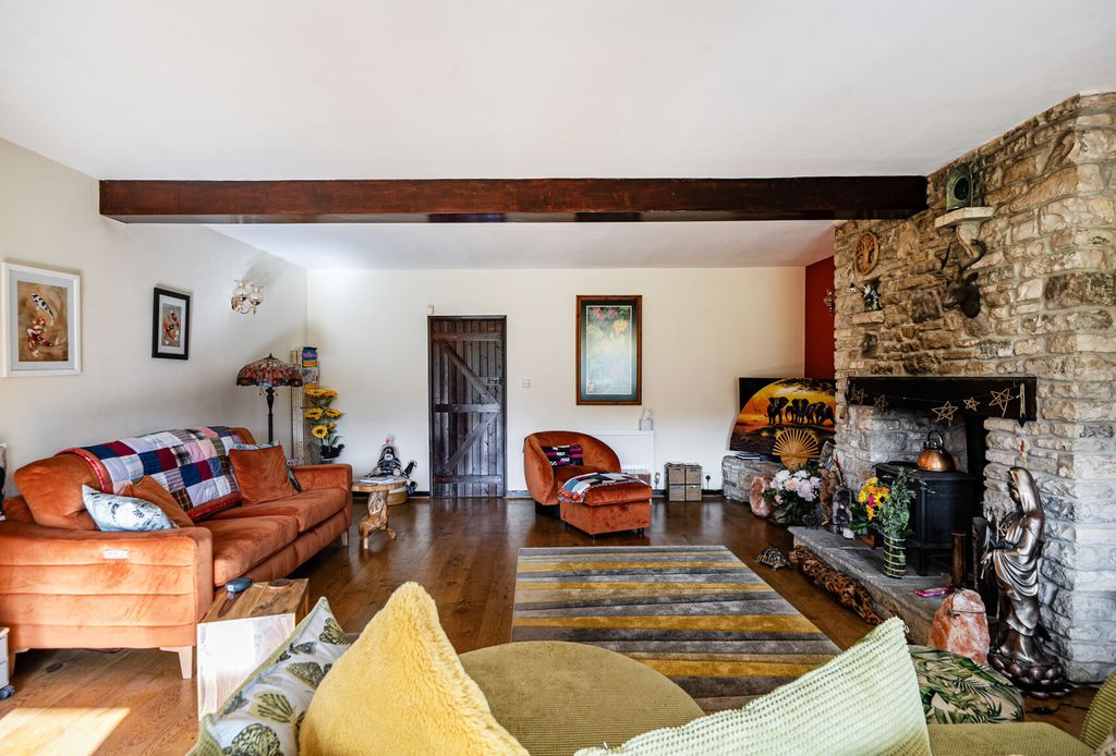 Property photo 3 of 23 1466238-7-6A154Bd...