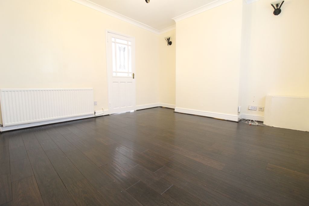 Property photo 2 of 16 Lounge 1A