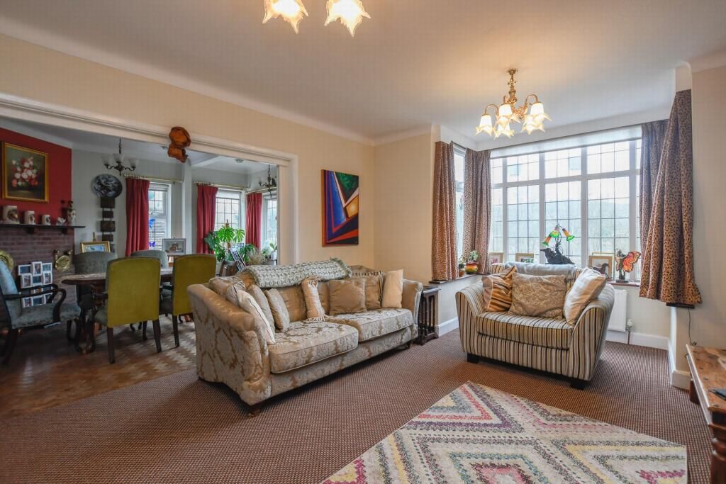 Property photo 2 of 26