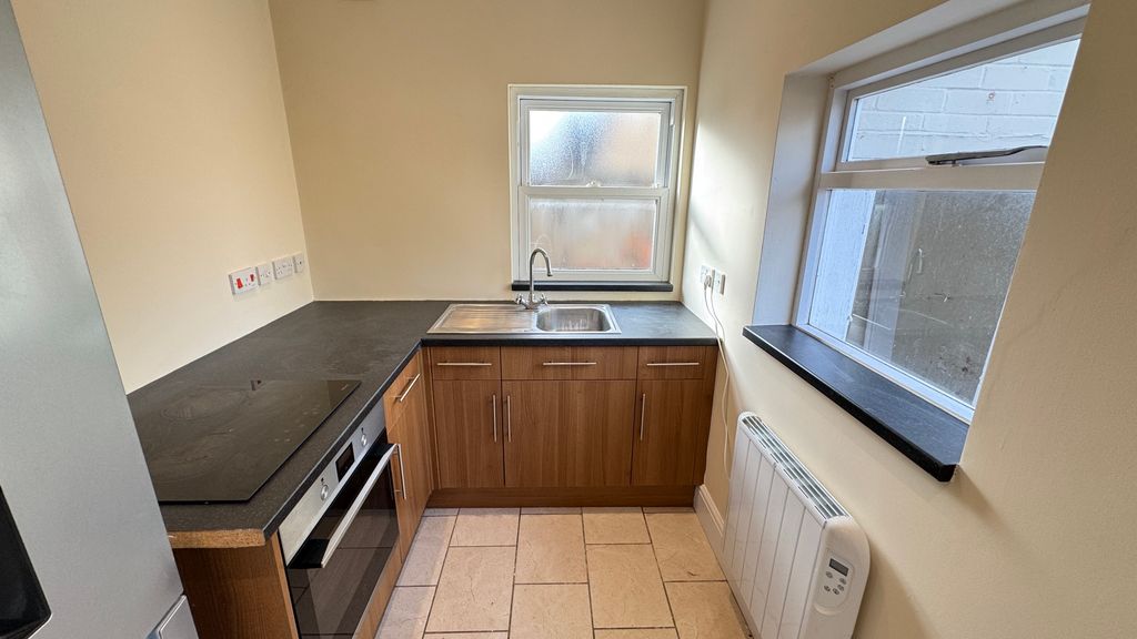 Property photo 2 of 8 Kitchen