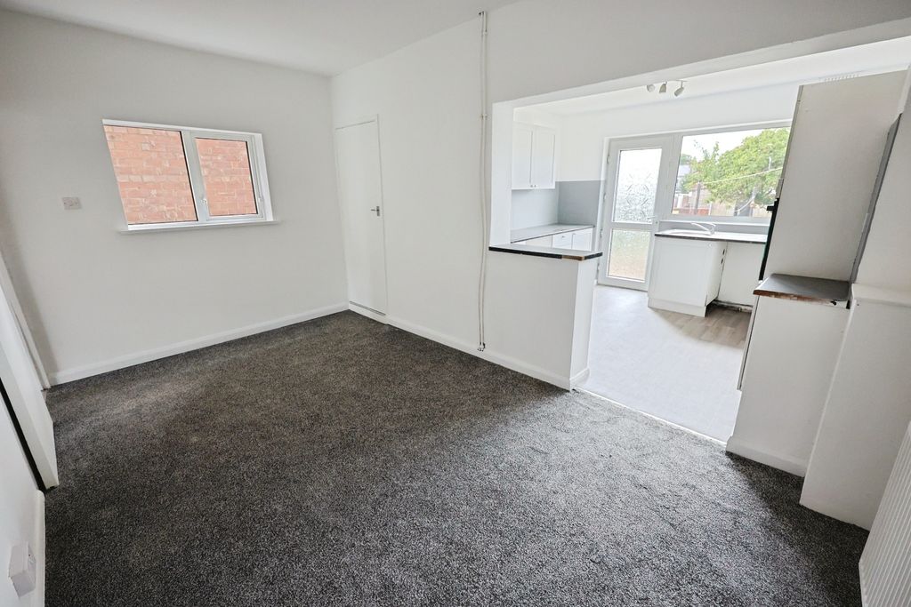 Property photo 3 of 11 Pbox-Img.Jpg