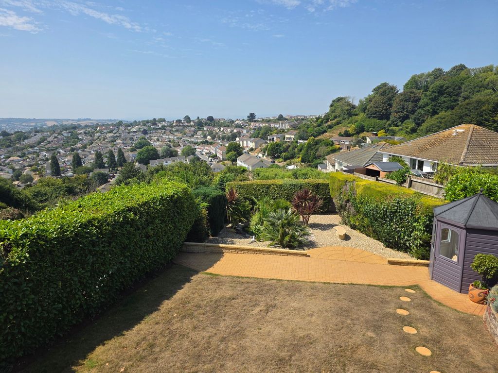 Property photo 3 of 37