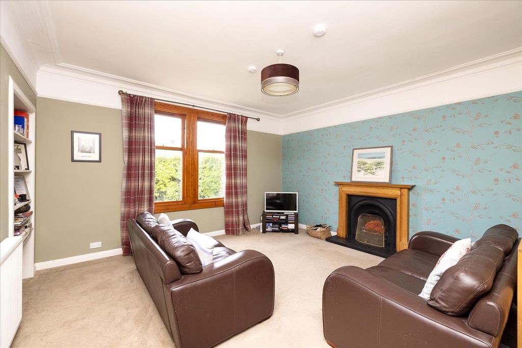 Property photo 2 of 35