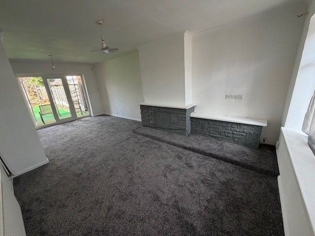 Property photo 3 of 9 Living Room