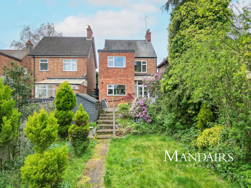 Property photo 2 of 31