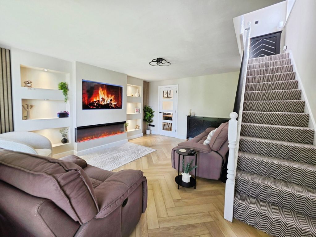 Property photo 3 of 29 Pbox-Img.Jpg