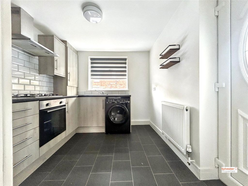 Property photo 2 of 10 Picture No. 08