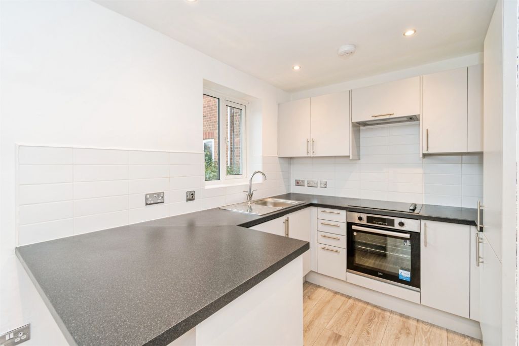 Property photo 2 of 12 Kitchen