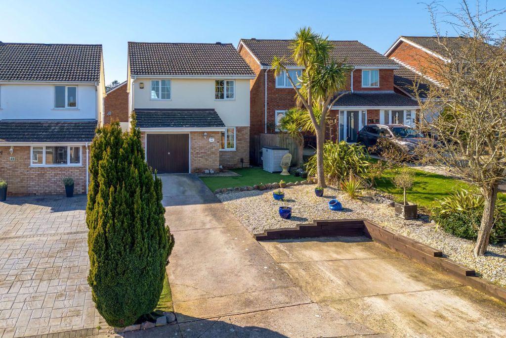 Property photo 2 of 25