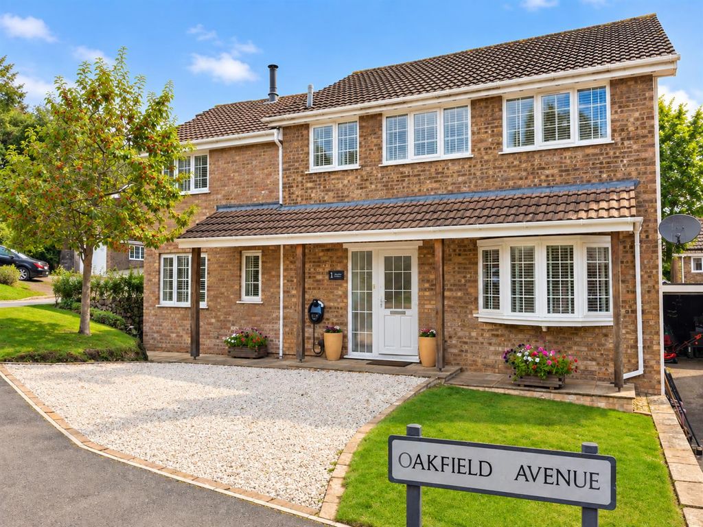 Property photo 1 of 41 Oakfield Avenue