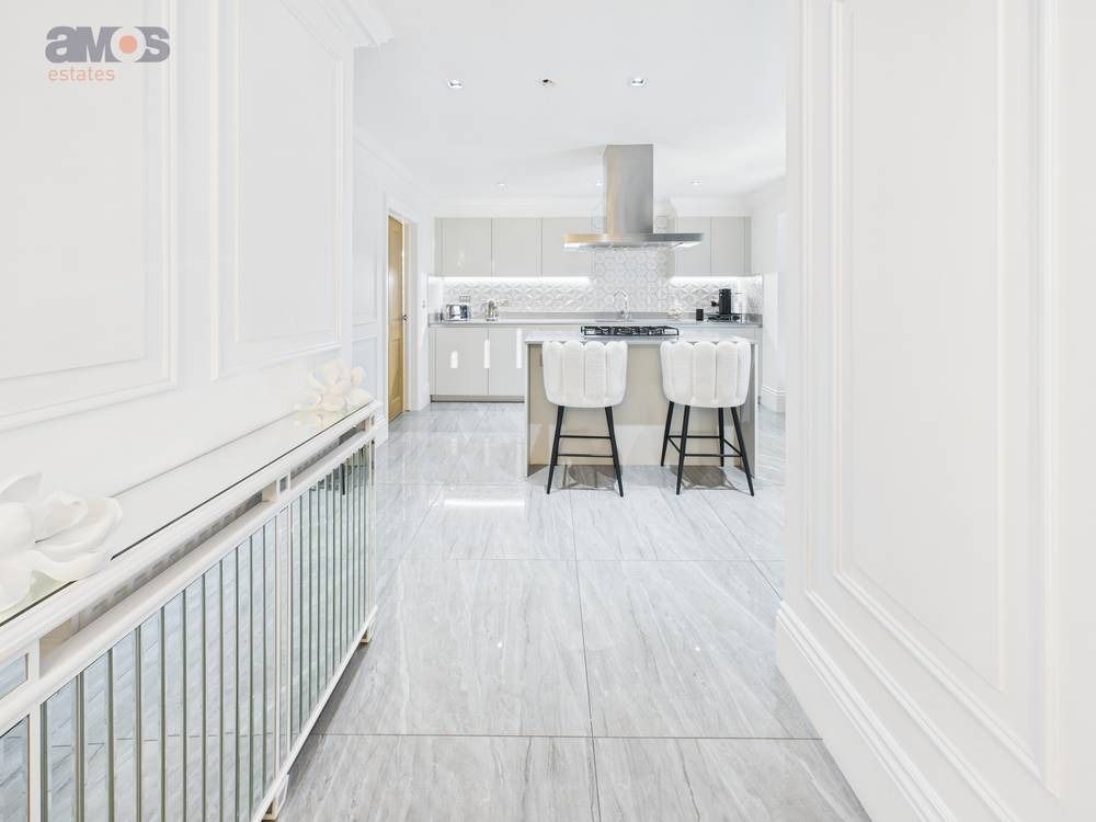 Property photo 2 of 25 4679303