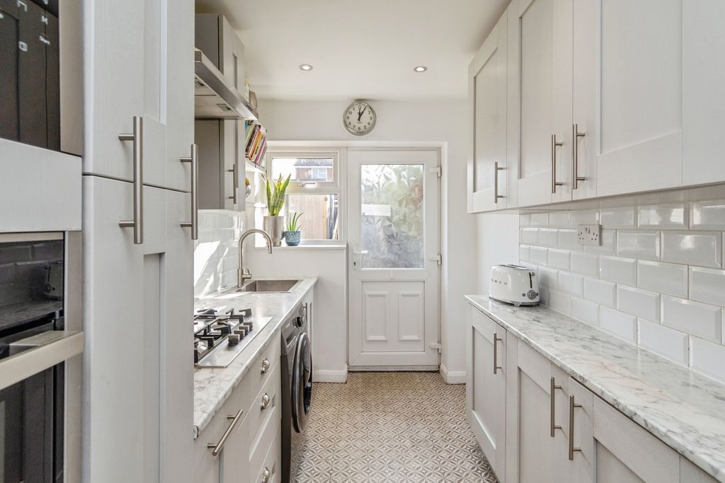 Property photo 3 of 18 Pbox-Img.Jpg