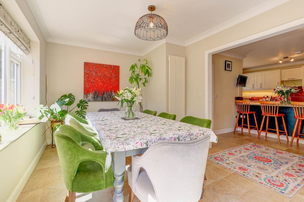 Property photo 3 of 29