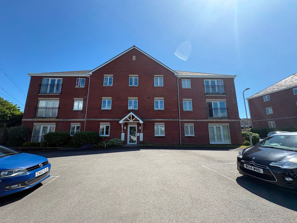 1 bed flat for saleWild Field, Bridgend CF31 photo 3