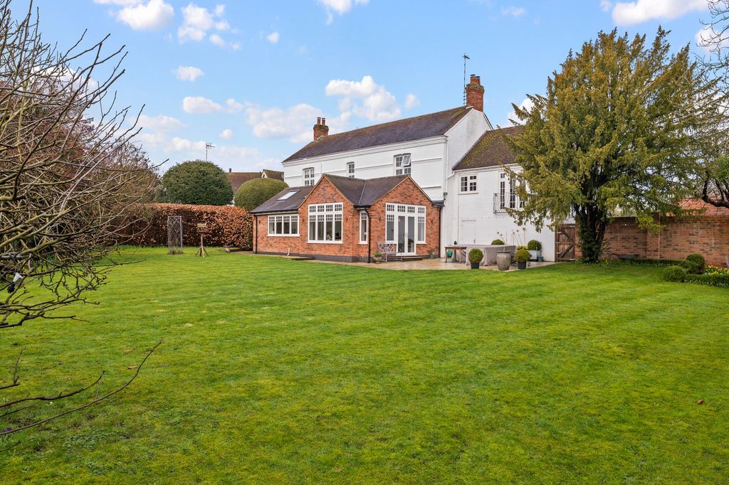 Property photo 1 of 53