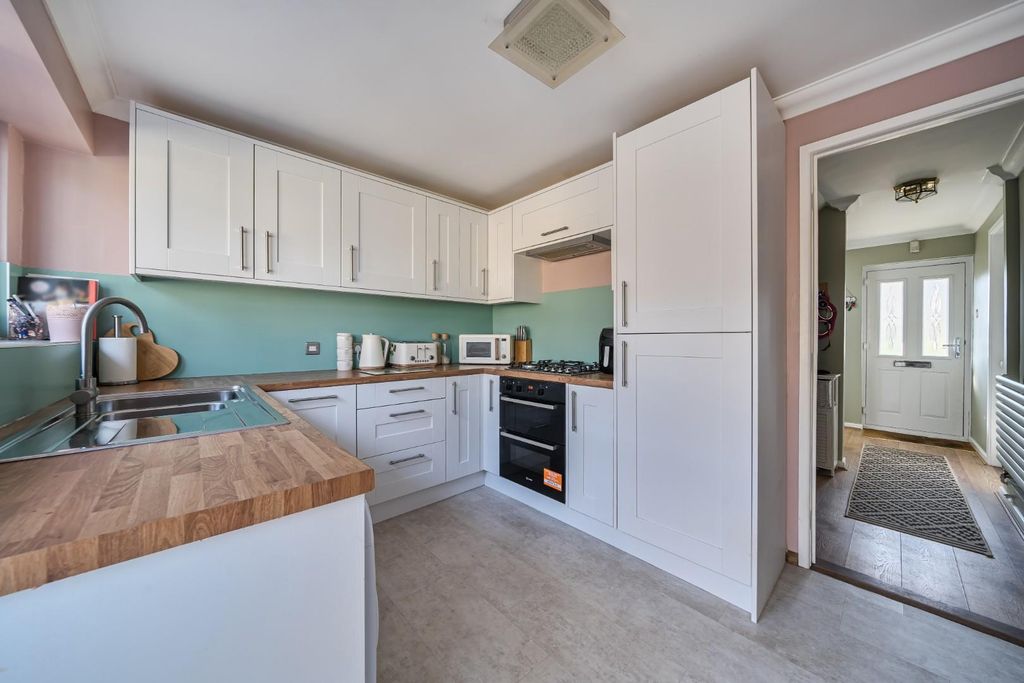 Property photo 3 of 21 1420490-16-699Efed4765Ad.Jpg