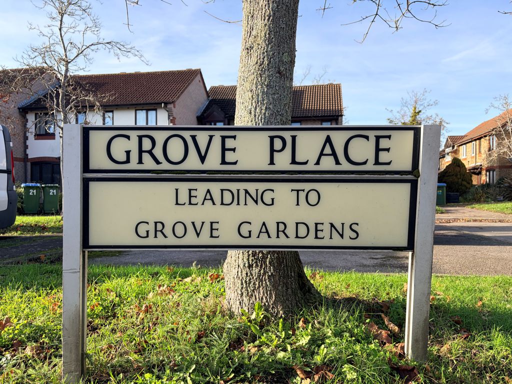 Property photo 2 of 11 Grove Place