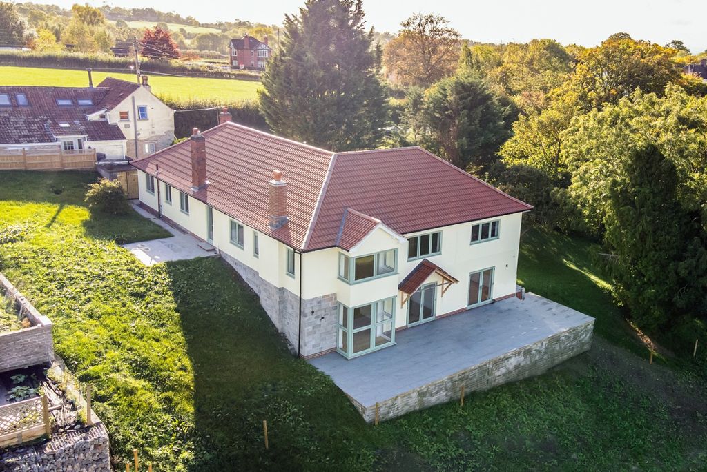Property photo 1 of 18 1026692