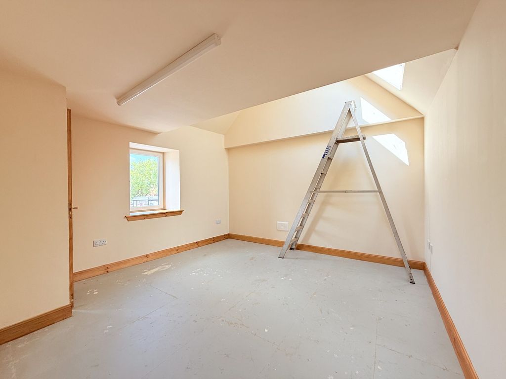 Property photo 3 of 3