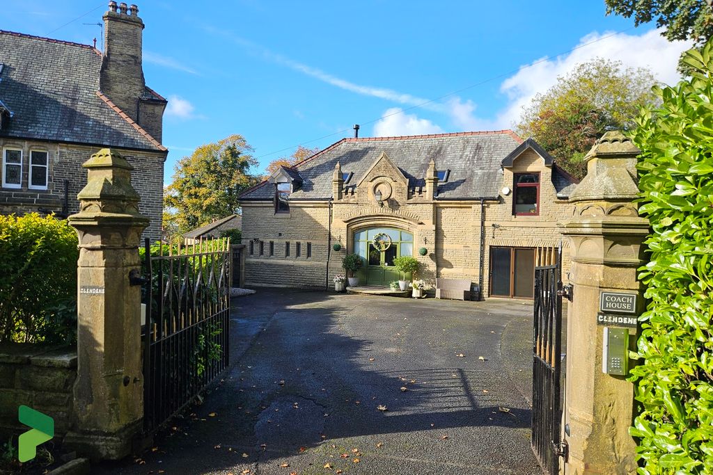 Property photo 2 of 48