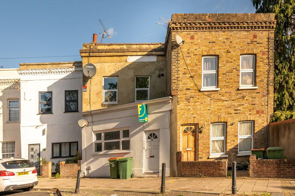 Property photo 2 of 7