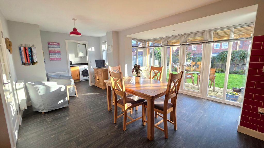 Property photo 2 of 23