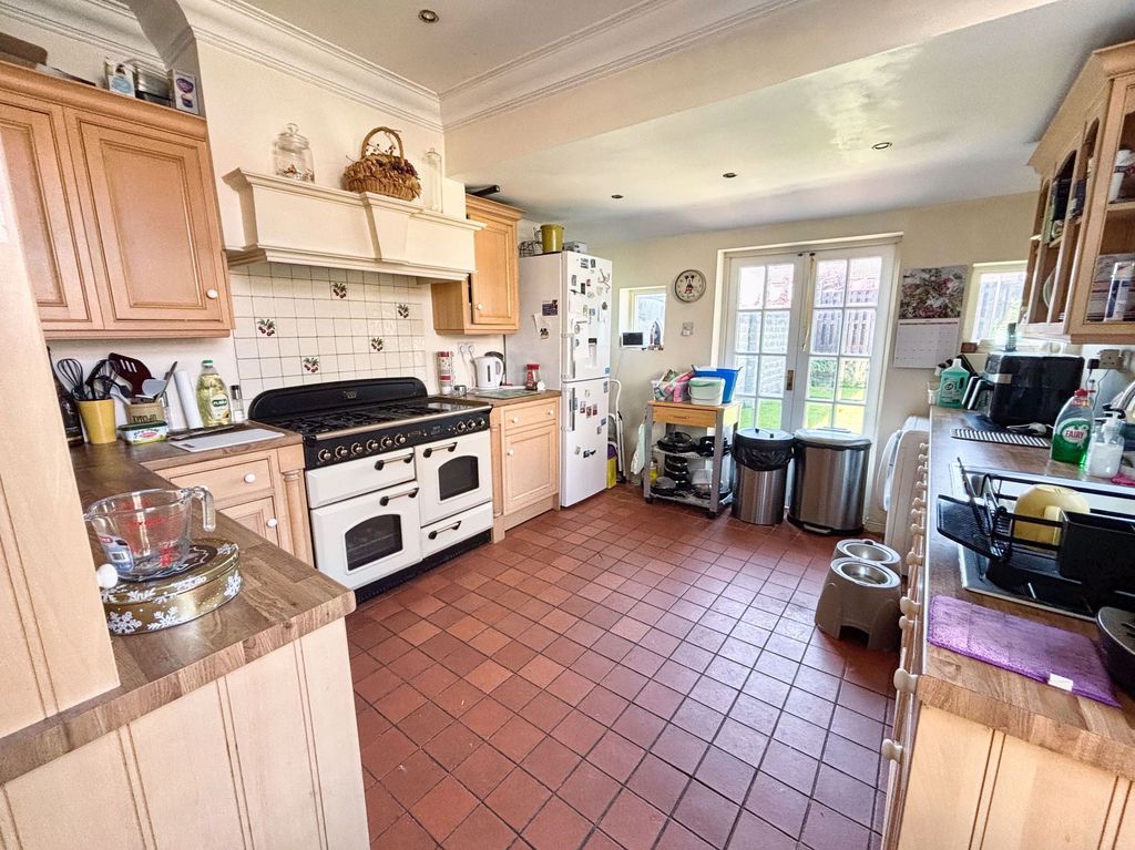 Property photo 3 of 18