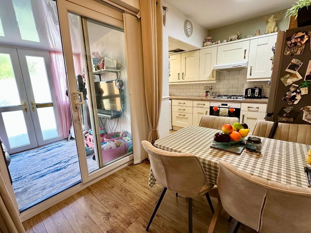 Property photo 3 of 9 Img_7999.Jpeg