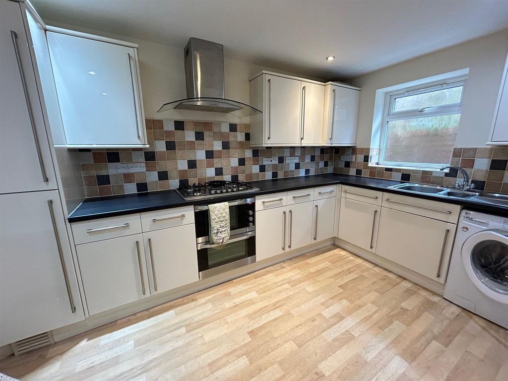 Property photo 2 of 9 6.Jpg