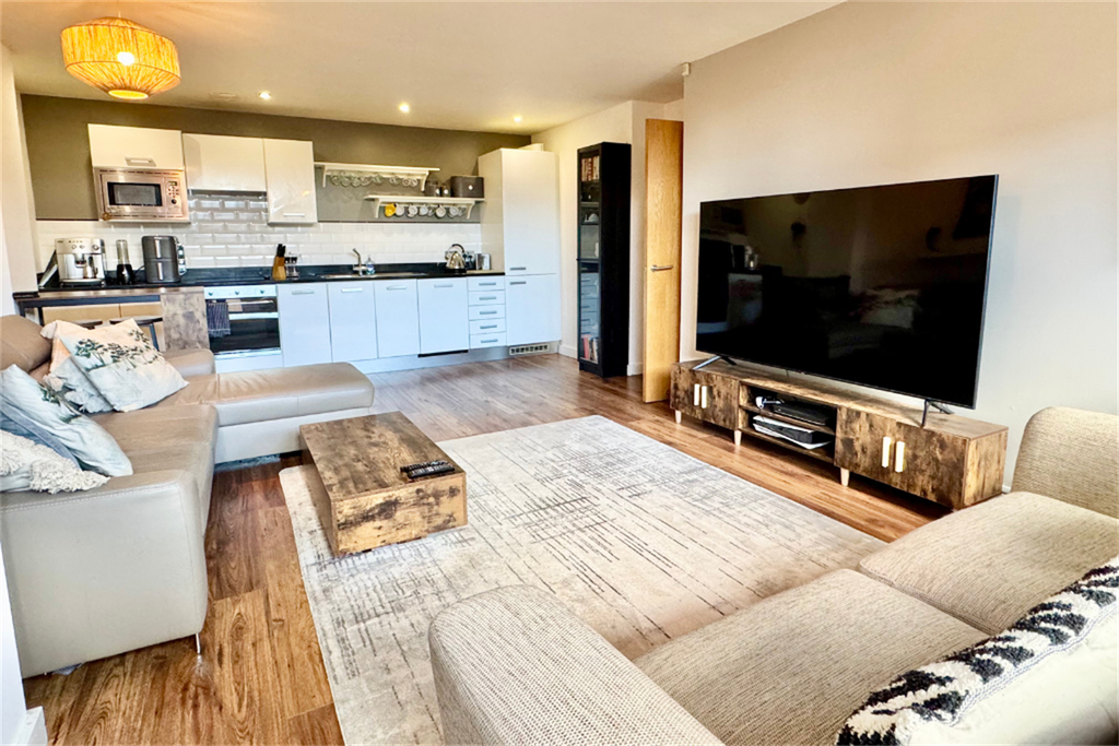 Property photo 1 of 20 (Main)