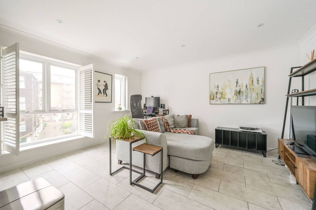 Property photo 2 of 6